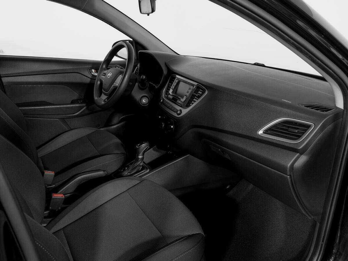 Купить Hyundai Solaris, 2018, 65 506 км, фото №8