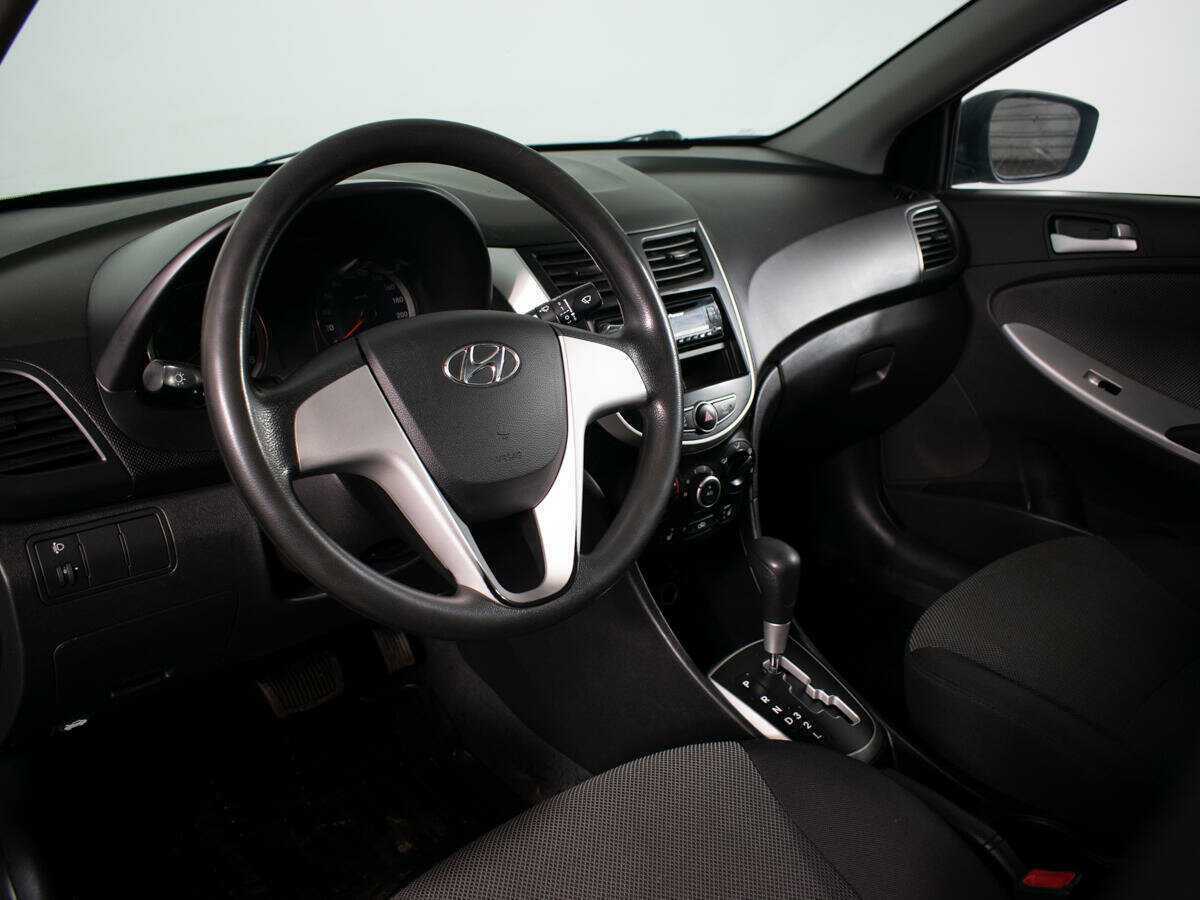 Купить Hyundai Solaris, 2013, 233 735 км, фото №13