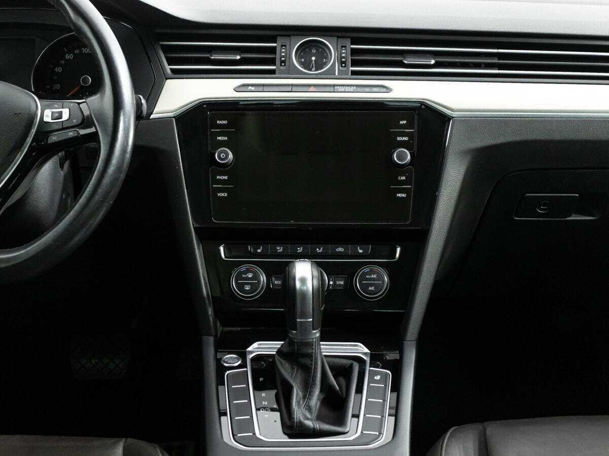 Купить Volkswagen Passat DSG7, 2017, 76 550 км, фото №14