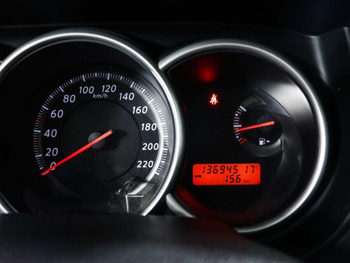 Купить Nissan Tiida, 2013, 136 945 км, фото №9