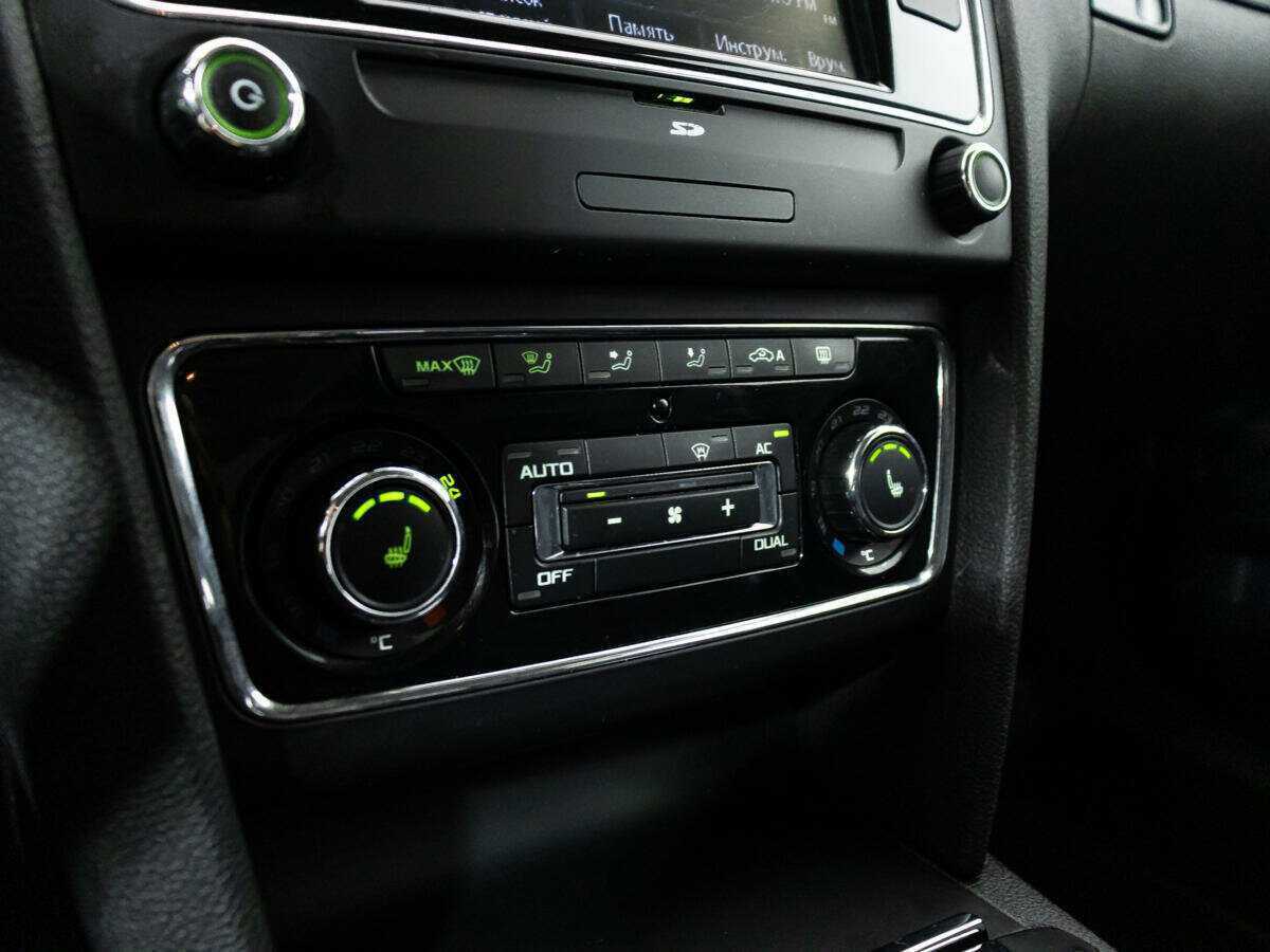 Купить Skoda Superb, 2012, 214 128 км, фото №16