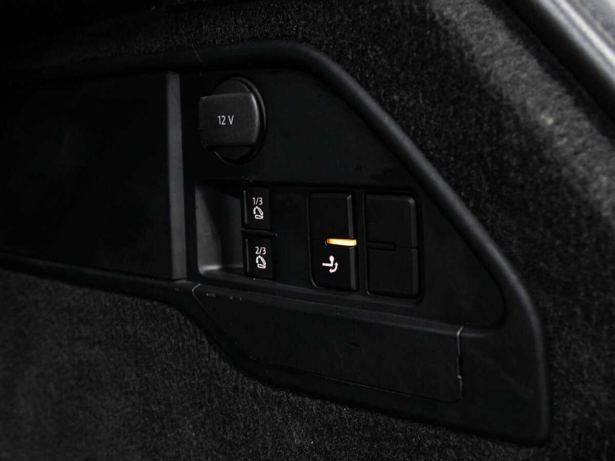 Купить Volkswagen Touareg, 2012, 329 160 км, фото №19